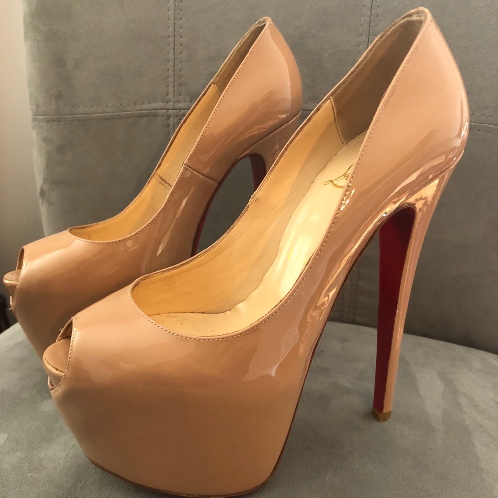 CHRISTIAN LOUBOUTIN Nude patent 160 Platform PUMPS